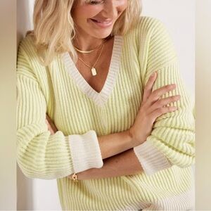 Evereve - Riana Striped Yellow And White V Neck Knit Long Sleeve Sweater Large